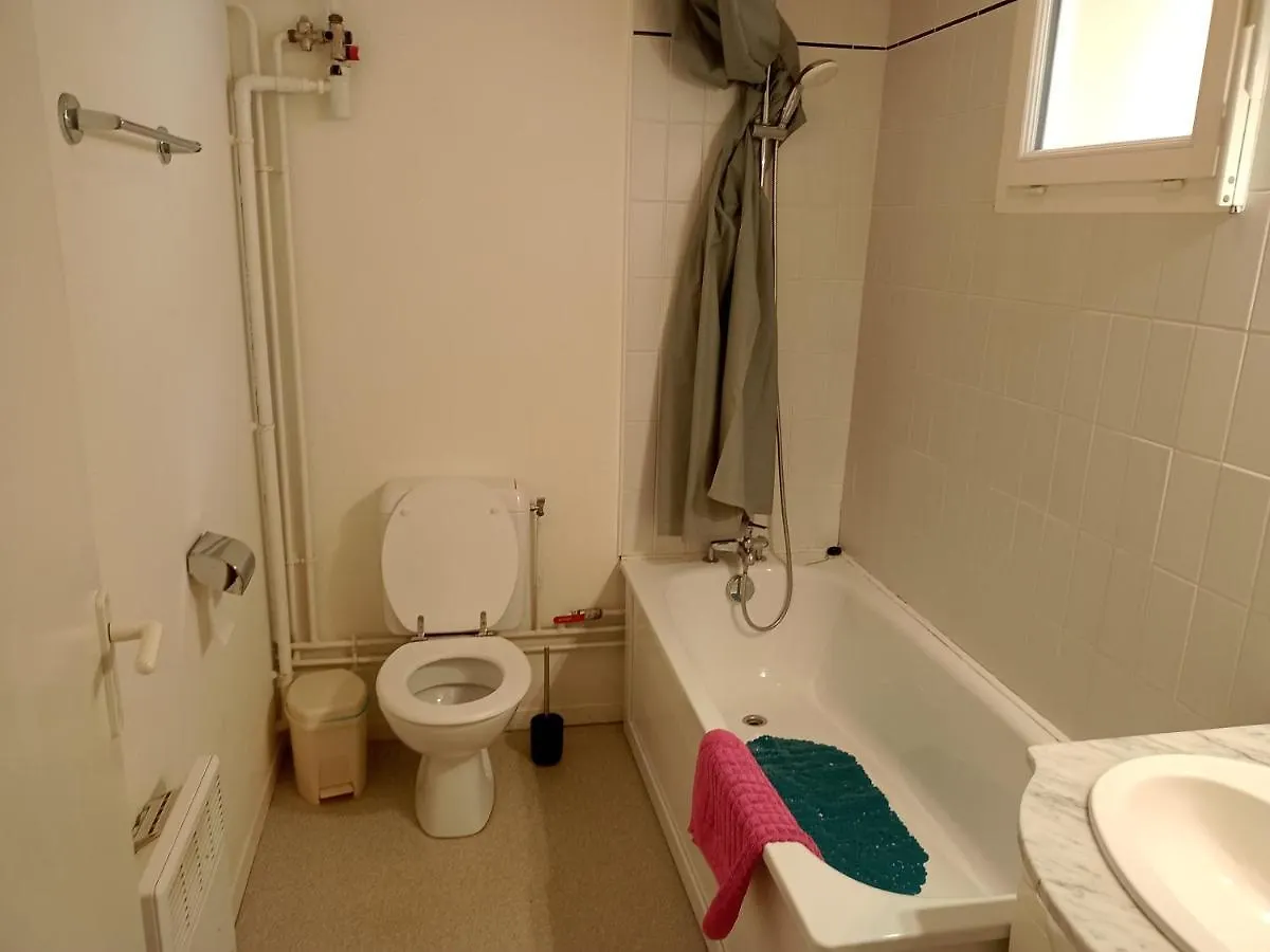Studio proche des thermes en rez-de-chaussée avec place de parking Bagnères-de-Bigorre Appartement